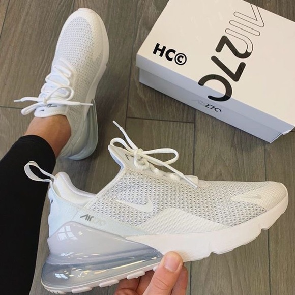 Nike Shoes - NWT White Air Max 270